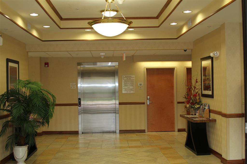 Best Western Smithfield Inn Інтер'єр фото